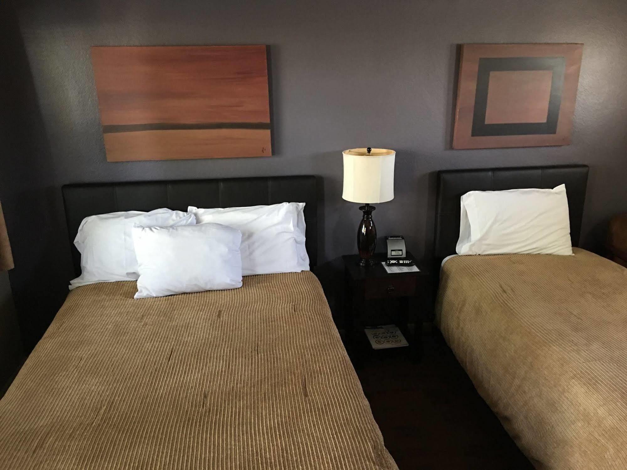The Triangle Motel Alma Luaran gambar
